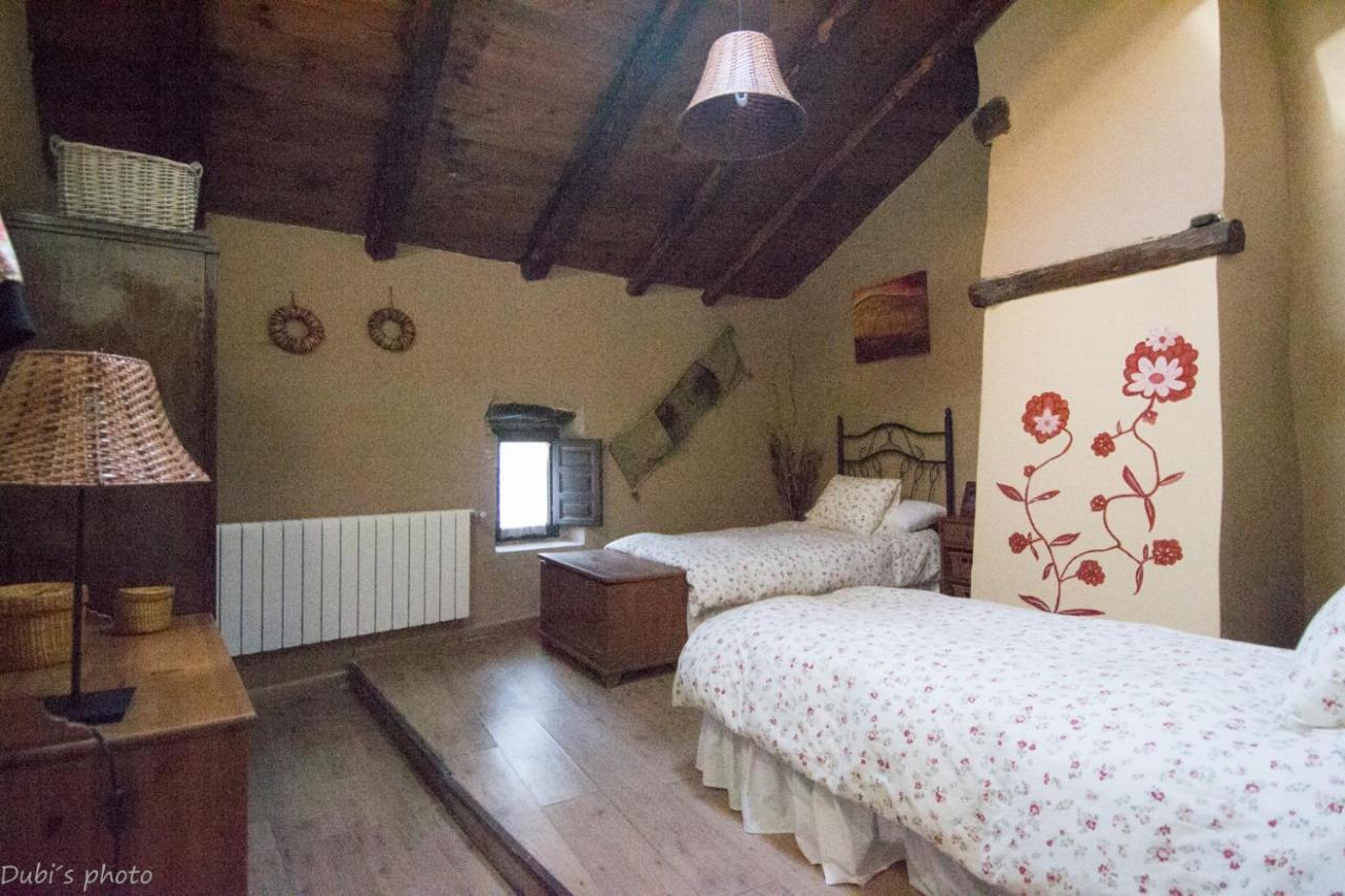 La Casita De Leire Guest House Tamajon Ngoại thất bức ảnh